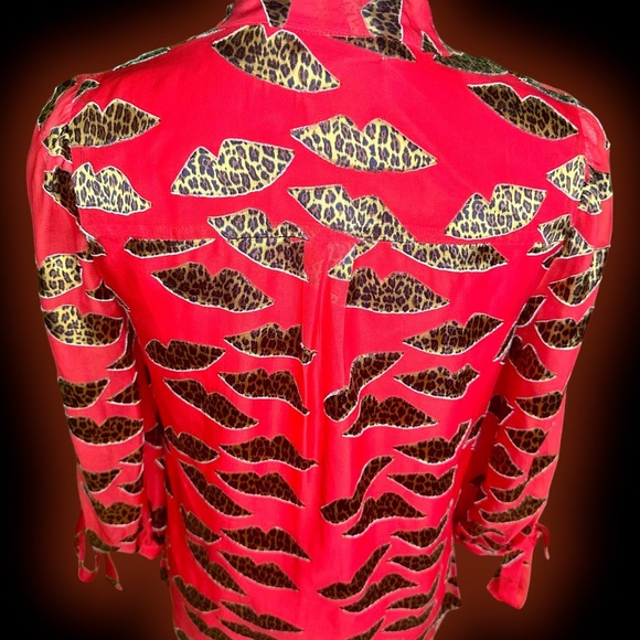 Alice + Olivia ‘Sheila’ Leopard Lips Red Burnout Tie-Neck Top Size XS ASO Kelly - Picture 12 of 16